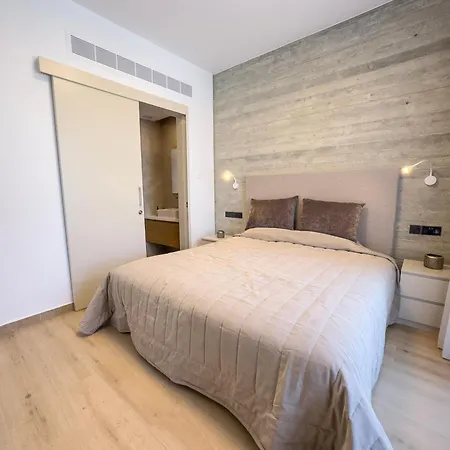 Malberry Park 204 - Modern 2 Bedroom With Pool, Gym, Jaccuzi Apartment