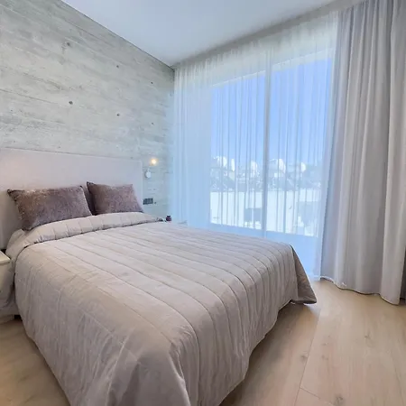 Malberry Park 204 - Modern 2 Bedroom With Pool, Gym, Jaccuzi Paphos