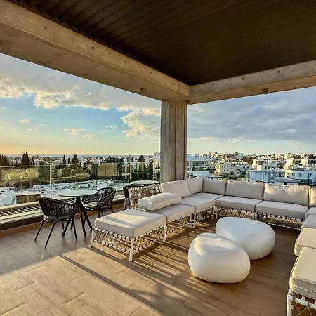Malberry Park 204 - Modern 2 Bedroom With Pool, Gym, Jaccuzi *