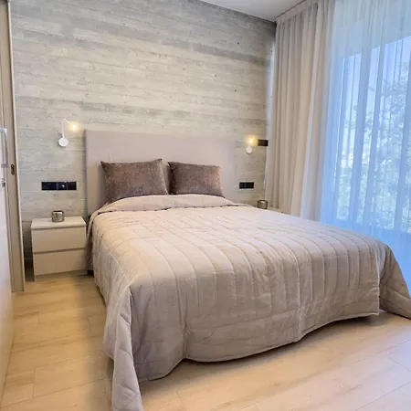 Malberry Park 204 - Modern 2 Bedroom With Pool, Gym, Jaccuzi Appartement